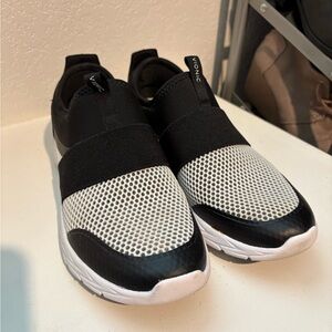 Vionic Monochrome Mesh Slip-On Sneakers